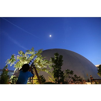 子どもも参加OK！無料天体観測会イベントが福岡市科学館屋上で開催！