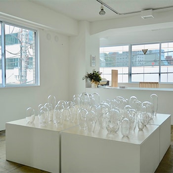 ガラス作家・山野アンダーソン陽子個展「collect & scatter」新たな試みの作品を展示