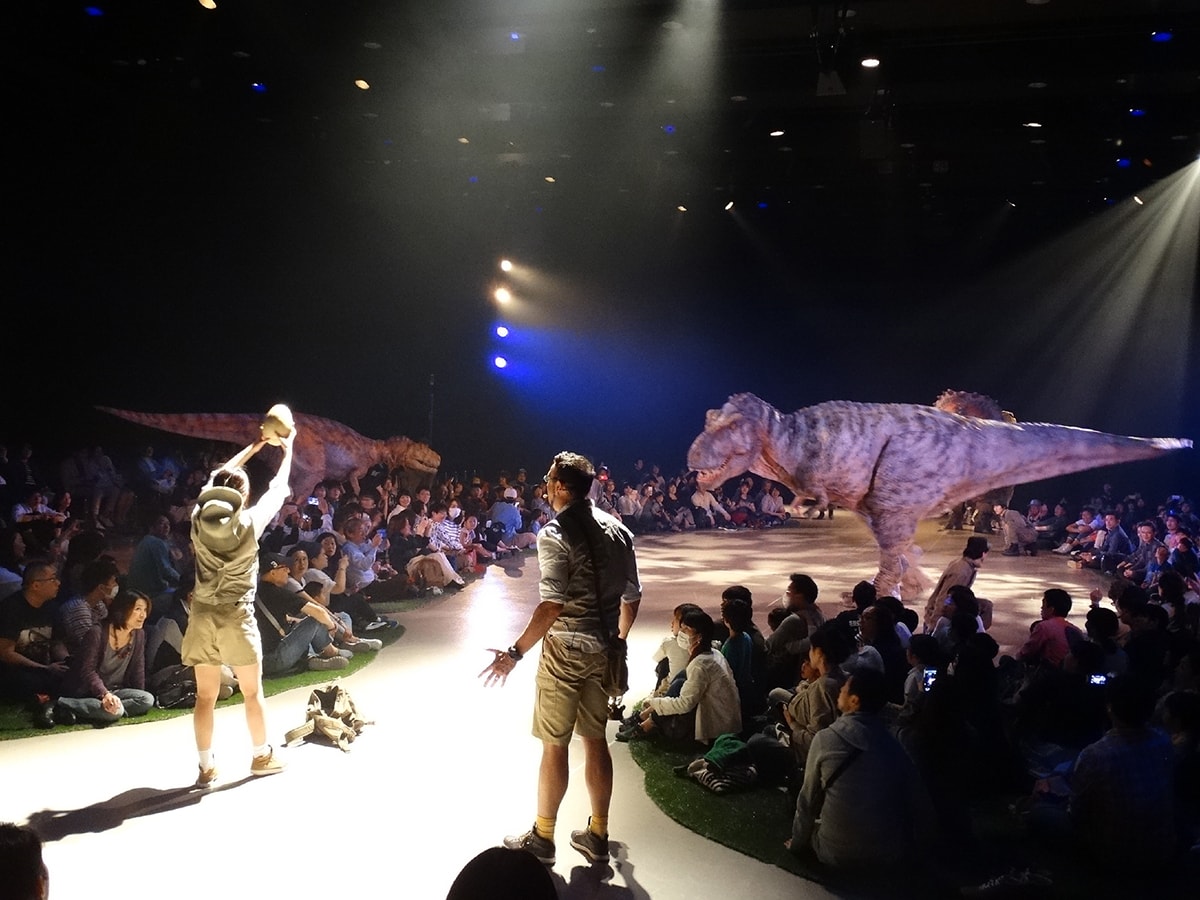 渋谷ヒカリエに恐竜が登場 体験型ライブエンターテインメント Dino A Live Dino Safari Fasu ファス