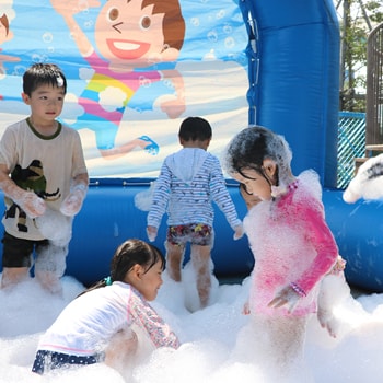 〈東京ドームシティ〉に期間限定の水遊び広場「わくわく！ウォーターガーデン」が登場